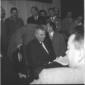 Il ministro John George Diefenbaker  ripreso mentr ...