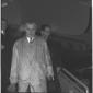 Il ministro John George Diefenbaker  seguito dal m ...