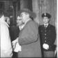 Luigi Gui ripreso mentre conversa con alcuni colle ...