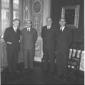 Senatori in posa in un angolo di palazzo Madama. C ...