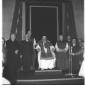 Il papa Giovanni XXIII seduto su una poltrona e su ...