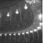 Visione dal basso dei loggioni del teatro gremiti  ...
