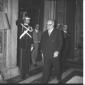 Saragat in un corridoio del Quirinale. Pi indietr ...