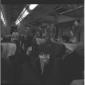 Ripresa del vagone ristorante in un treno. Campo m ...