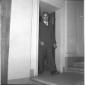 Aldo Moro ripreso da solo mentre si avvia verso le ...