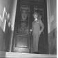 Segni sulle scale dell'ingresso dell'istituto dove ...