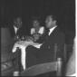 Henry Fonda ripreso a tavola con la moglie Afdera  ...