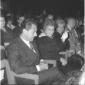 Alberto Sordi seduto in platea tra il pubblico in  ...