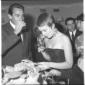 Walter Chiari e Jean Seberg brindano al Cinema Fia ...