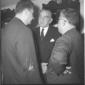 Merzagora, Moro e Leone ripresi mentre discutono.  ...
