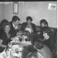 Seduti al ristorante si riconoscono Sergio Fantoni ...