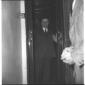 Attilio Piccioni mentre scende da un ascensore. To ...