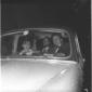 Susan Strasberg ripresa in un interno di automobil ...