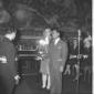 Il re thailandese Bhumibol Adulyadej fa un dono al ...