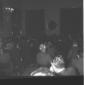 Pubblico di persone presenti in sala per assistere ...
