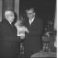 Angioletti consegna un premio a De Chirico. Piano  ...