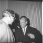 Willy Brandt conversa con una personalit�. Piano m ...