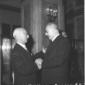 L'ambasciatore Zellerbach e Giuseppe Saragat conve ...