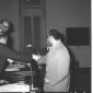 Aldo Moro davanti all'urna stringe la mano a delle ...