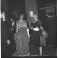 Due donne nel corridoio del teatro dell'Opera. Tot ...