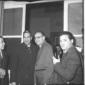 Moro e Rumor sorridenti all'ingresso dell'edificio ...
