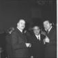 Gonella e Andreotti discutono con un uomo al termi ...