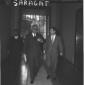 Saragat ripreso all'arrivo, in compagnia di un col ...