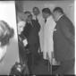 Leone con altre persone all'interno dell'autoemote ...