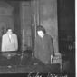 La figlia dell'On. Scaglia ripresa mentre scende d ...