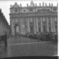 Folla di fedeli a piazza San Pietro - campo medio