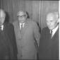 Nenni, Pertini e un collega nell'ascensore di  pal ...
