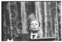 Un delegato al tavolo degli oratori durante i lavo ...