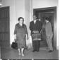 Elisabetta Conci e Aldo Moro in un corridoio - cam ...