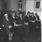 Pubblico di persone sedute in platea per l'inaugur ...