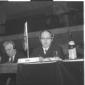 Kozlov e un altro delegato dall'Unione Sovietica a ...