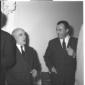 Fanfani con un giornalista straniero - piano medio