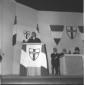 Aldo Moro ripreso dal basso mentre dal palco tiene ...