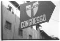 Segnale in una strada di Firenze che indica il con ...