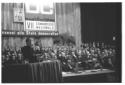 Andreotti ripreso mentre tiene un discorso dal pul ...