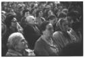 Casalinghe sedute in platea durante l'assemblea -  ...