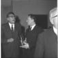 Lombardi e Zaccagnini discutono in una stanza al t ...