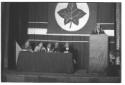 Oronzo Reale parla sul pulpito al Congresso del PR ...