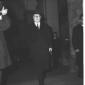 Giuseppe Saragat ripreso mentre si dirige  verso p ...
