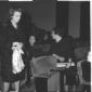 Due donne sedute in platea in occasione della cons ...