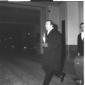 Andreotti appena sceso dall'automobile davanti a M ...