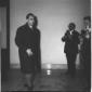 Aldo Moro ripreso all'arrivo tra i giornalisti in  ...