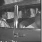 Giolitti seduto in una automobile - piano medio