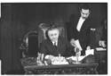 Leone seduto alla presidenza della Camera - piano  ...