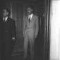 Antonio Giolitti ripreso all'interno di palazzo Ch ...
