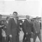Il senatore Edward Kennedy sulla pista dell'aeropo ...